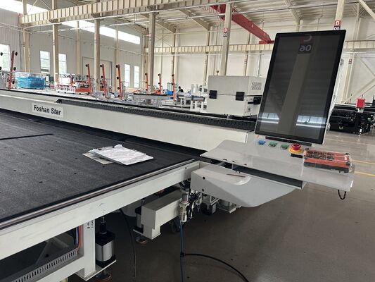 Horizontal Full Automatic Glass Cutting Machine 220V For Large Scale Industrial Production
